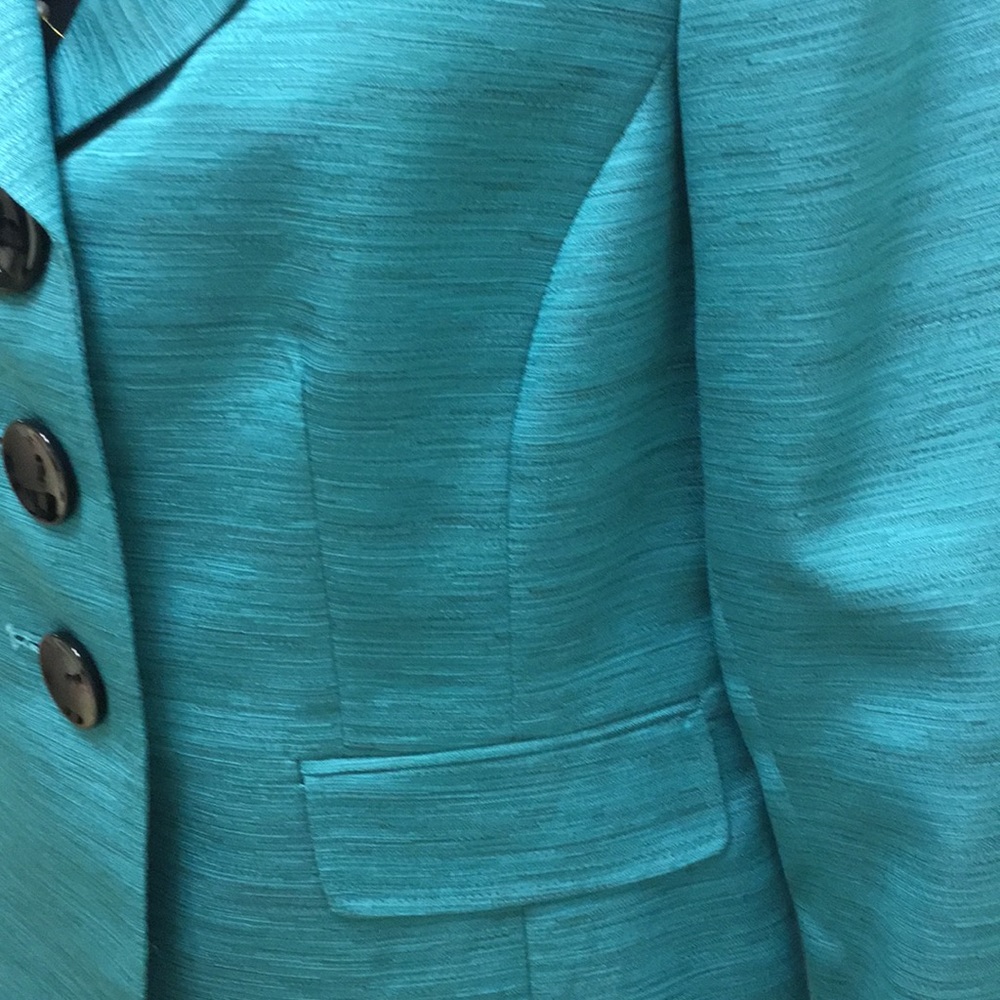 Kasper 3 Button, Collared Blazer, Size 8 - image 3